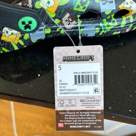 Minecraft Kids Clogs - Black and Green size 5 - Picture 7 of 7